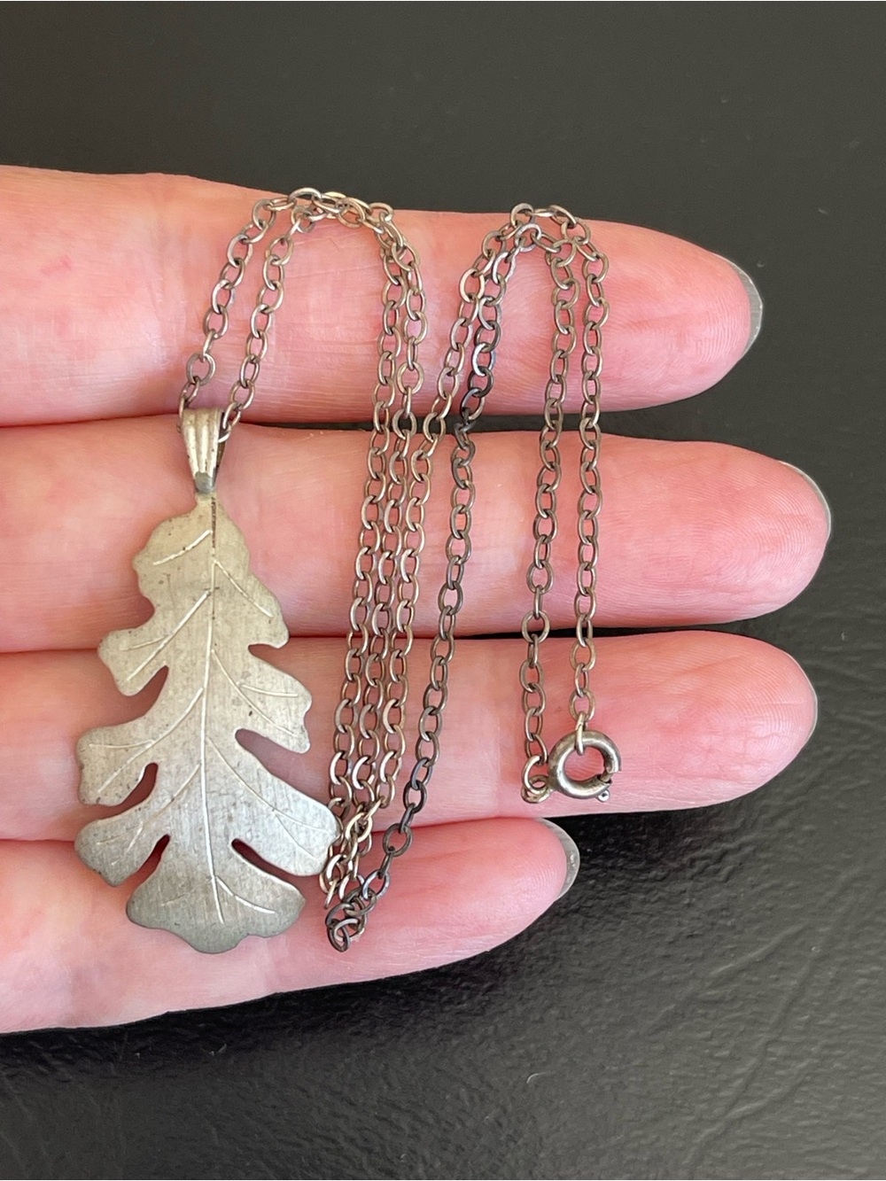 Vintage Sterling silver Leaf Pendant Necklace.